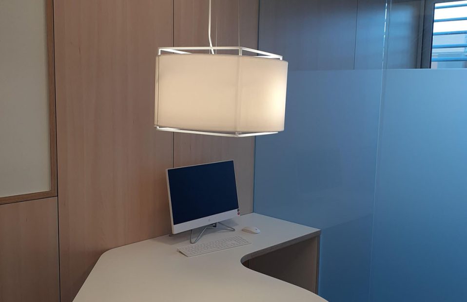 17.5- CORACHAN woman center_3