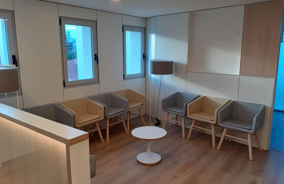 17.5- CORACHAN woman center_5