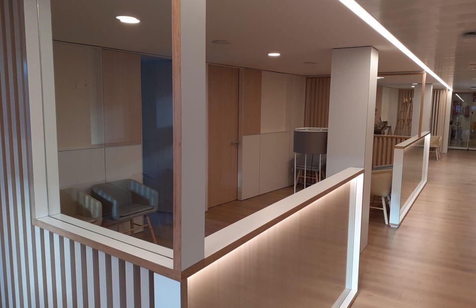 17.5- CORACHAN woman center_6